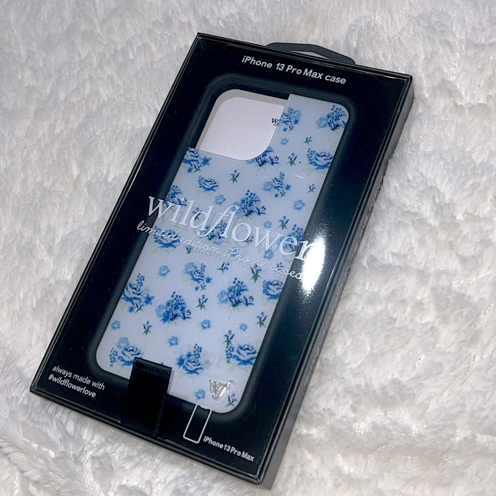 BRAND NEW forget me not wildflower case for iphone 13 pro max. Never used!!💙